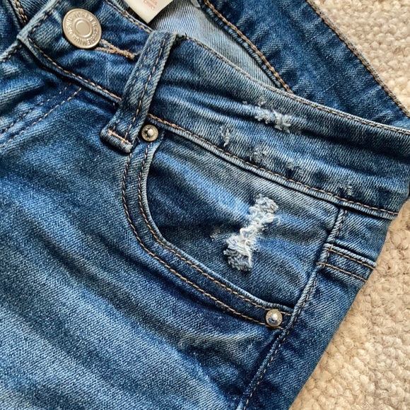 High Rise Ripped Jeans - Picture 3 of 6